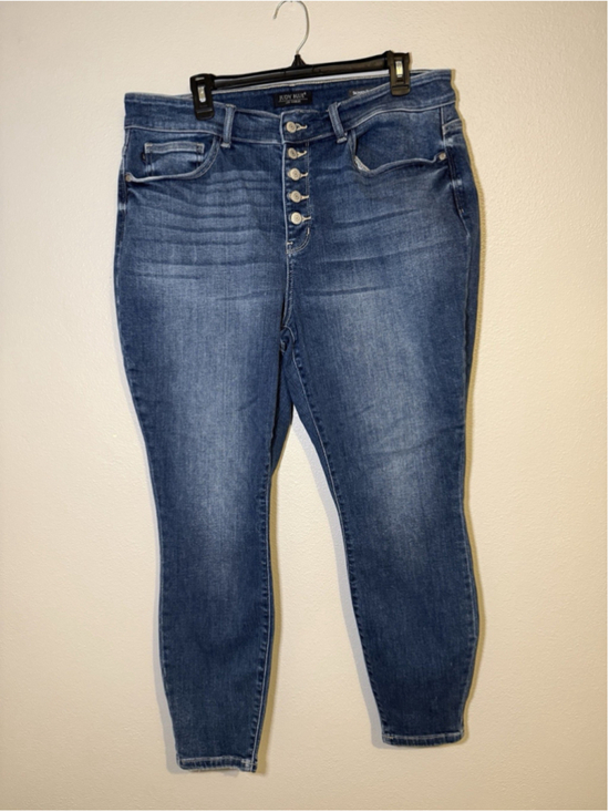 Judy Blue Denim - JUDY BLUE Skinny Fit Medium Wash Exposed Buttons 18 W Basic Classic Classy